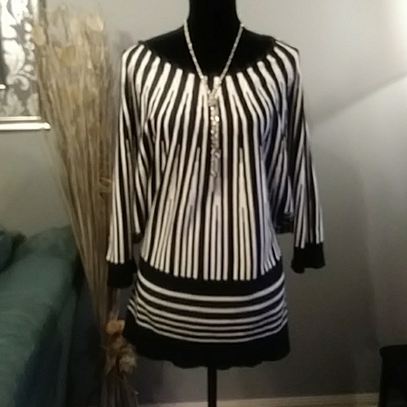 7th Avenue Sweaters - NY & Co 7th Avenue Top